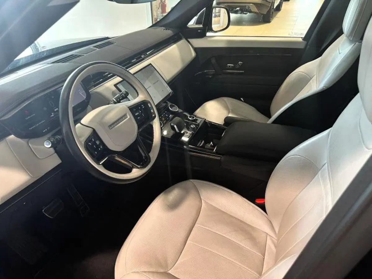Land Rover Range Rover Sport usata a Venezia (10)