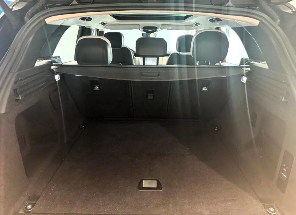 Land Rover Range Rover Sport usata a Venezia (12)