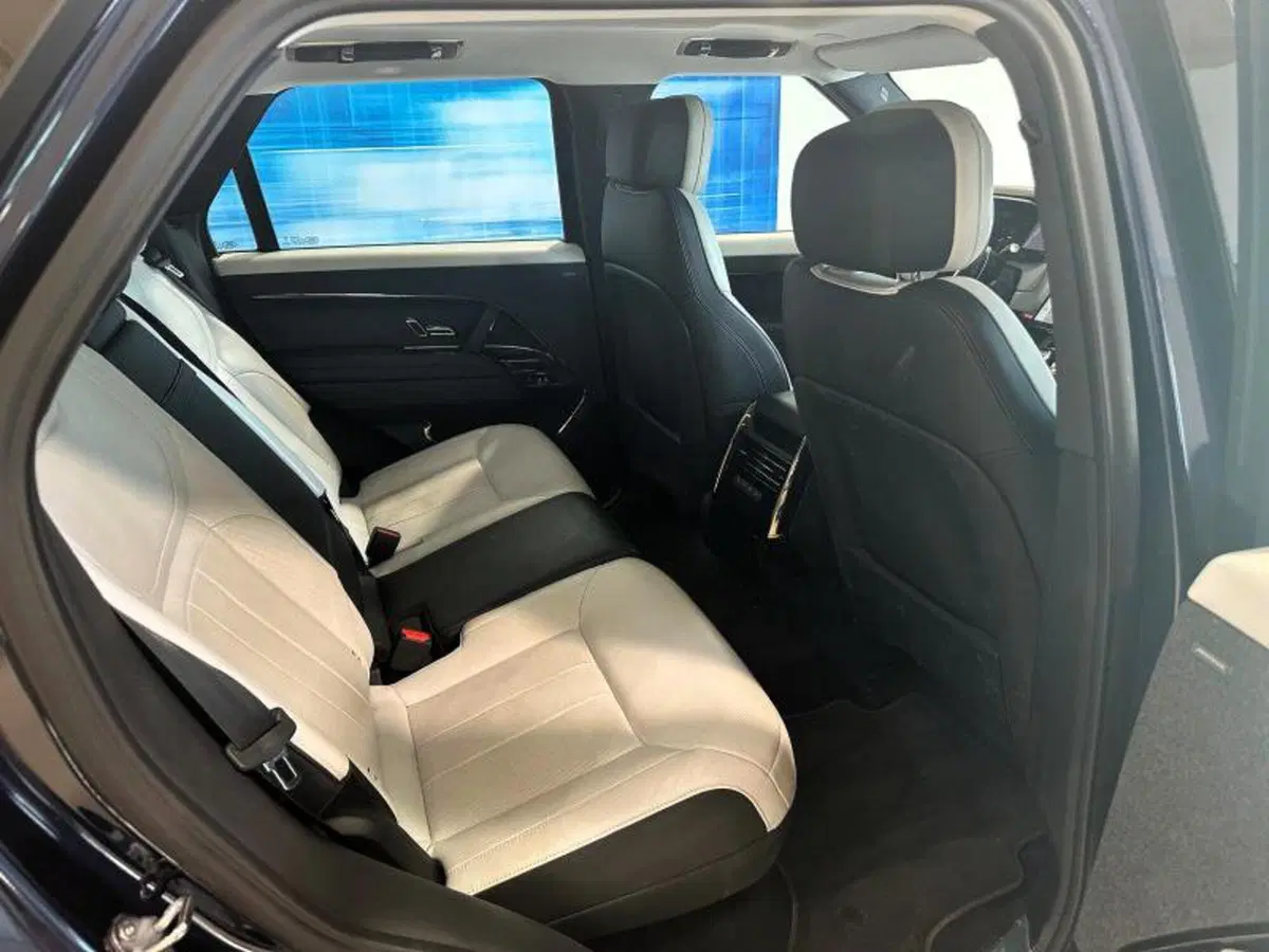 Land Rover Range Rover Sport usata a Venezia (14)