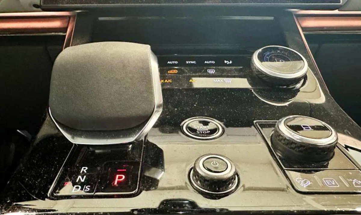 Land Rover Range Rover Sport usata a Venezia (18)