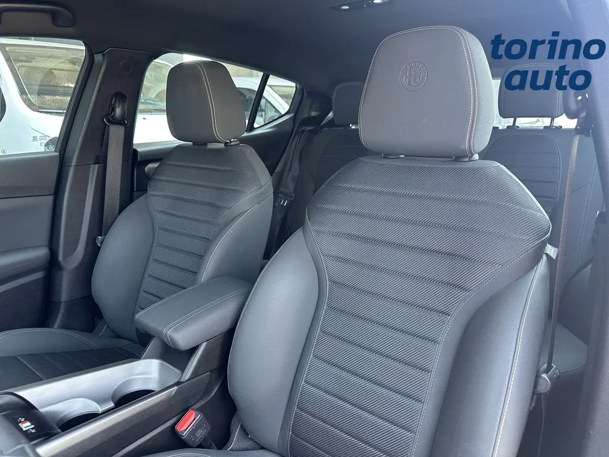 Alfa Romeo Tonale usata a Cuneo (9)