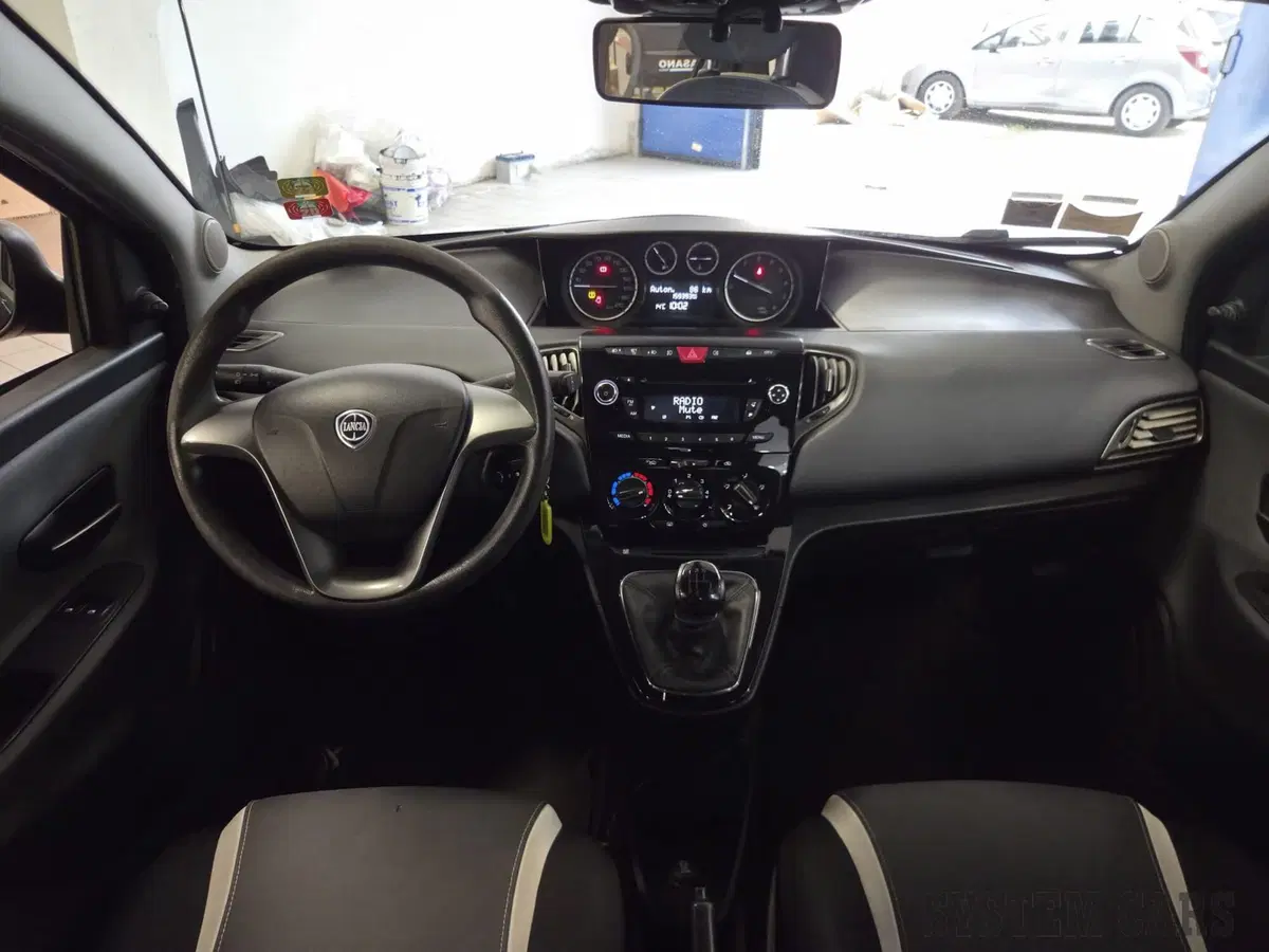 Lancia Ypsilon usata a Monza e Brianza (5)