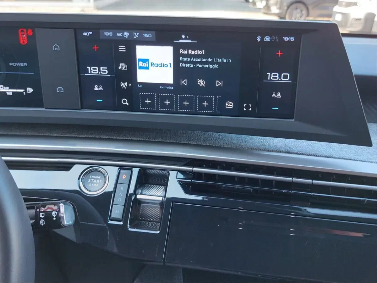 Peugeot 5008 usata a Pavia (9)