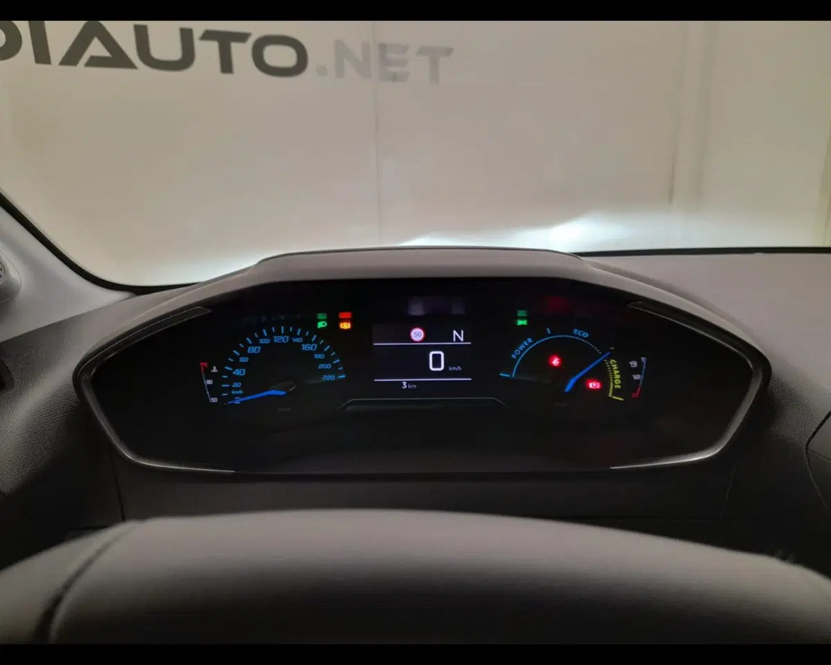Peugeot 208 nuova a Imperia (8)
