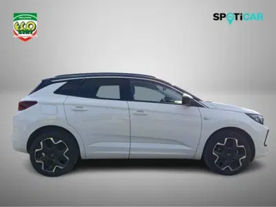 Opel Grandland 1.5 diesel Ecotec aut. Ultimate del 2024 usata a San Giorgio a Liri