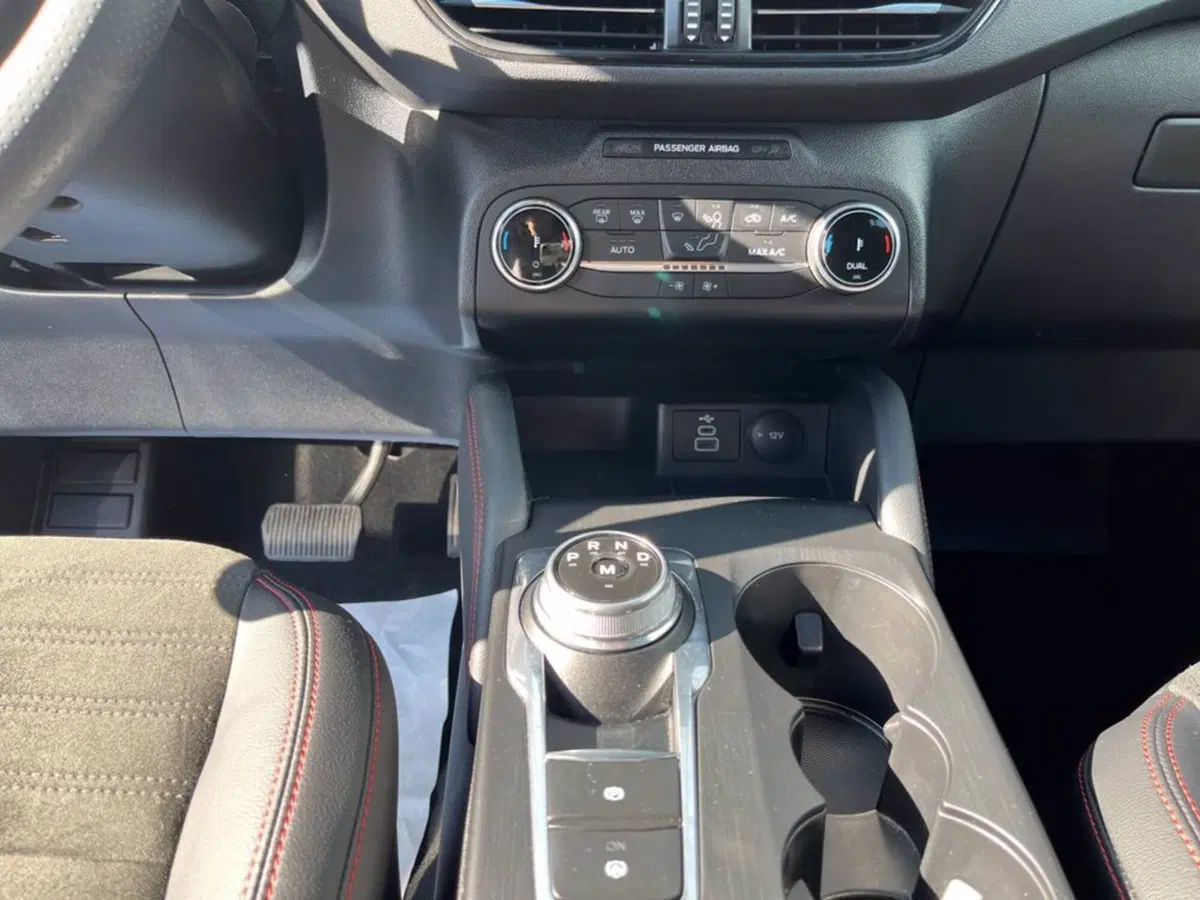 Ford Kuga usata a Milano (17)