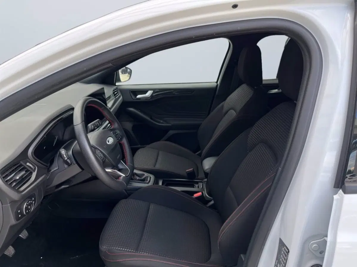 Ford Focus Station Wagon usata a Milano (10)