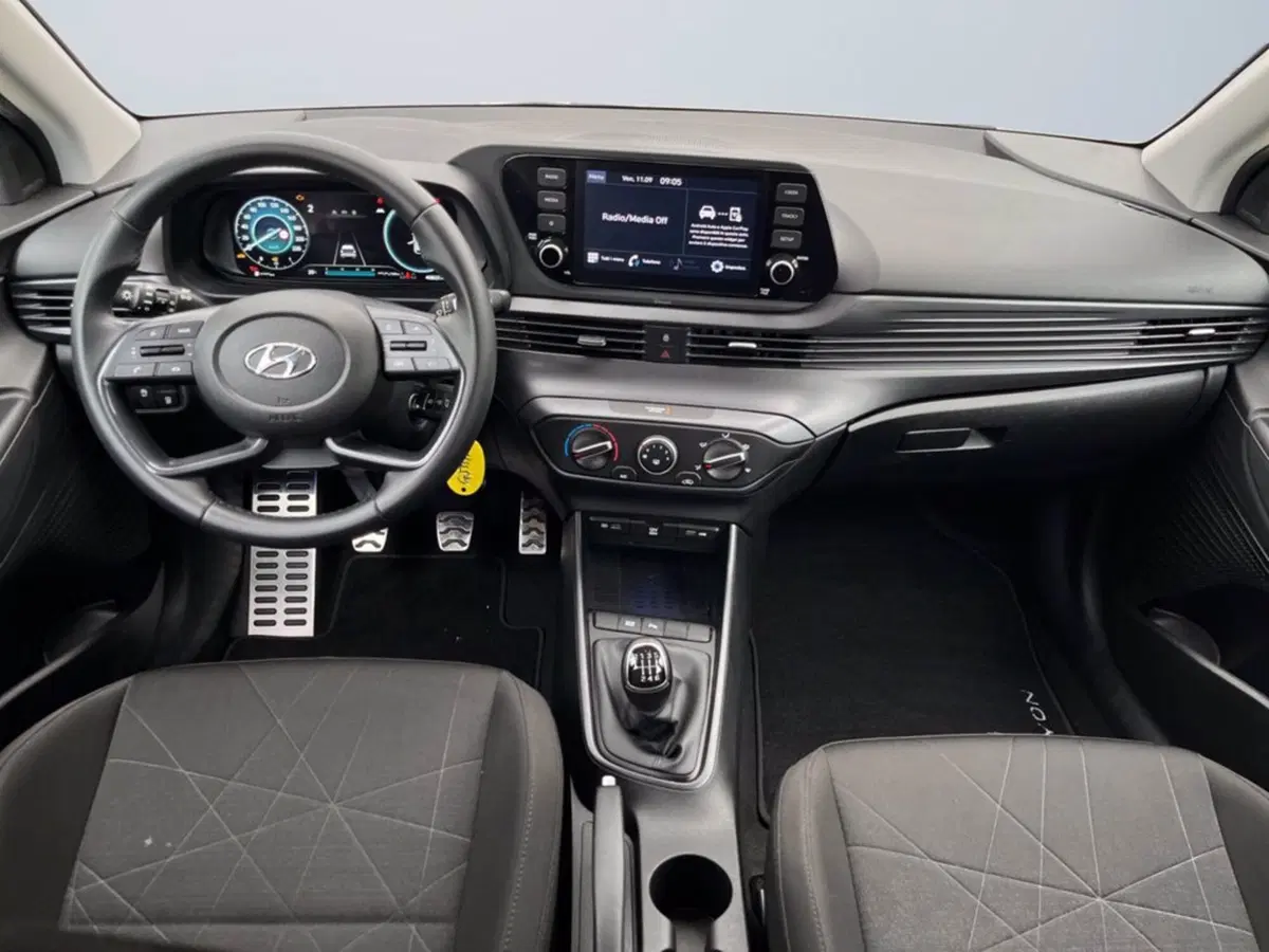 Hyundai Bayon usata a Milano (11)