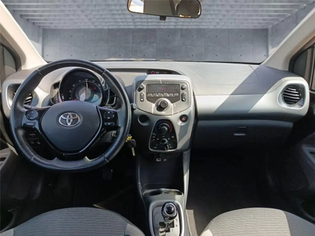 Toyota Aygo usata a Bari (10)