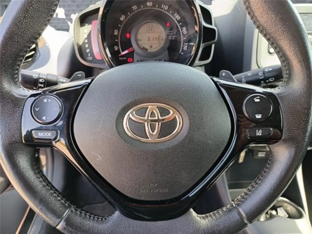 Toyota Aygo usata a Bari (12)