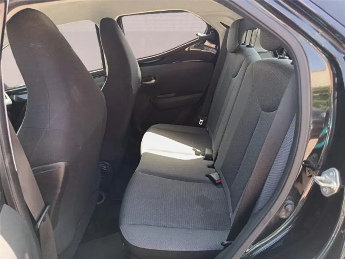 Toyota Aygo usata a Bari (17)