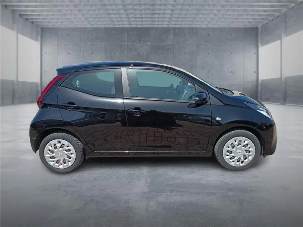 Toyota Aygo usata a Bari (4)