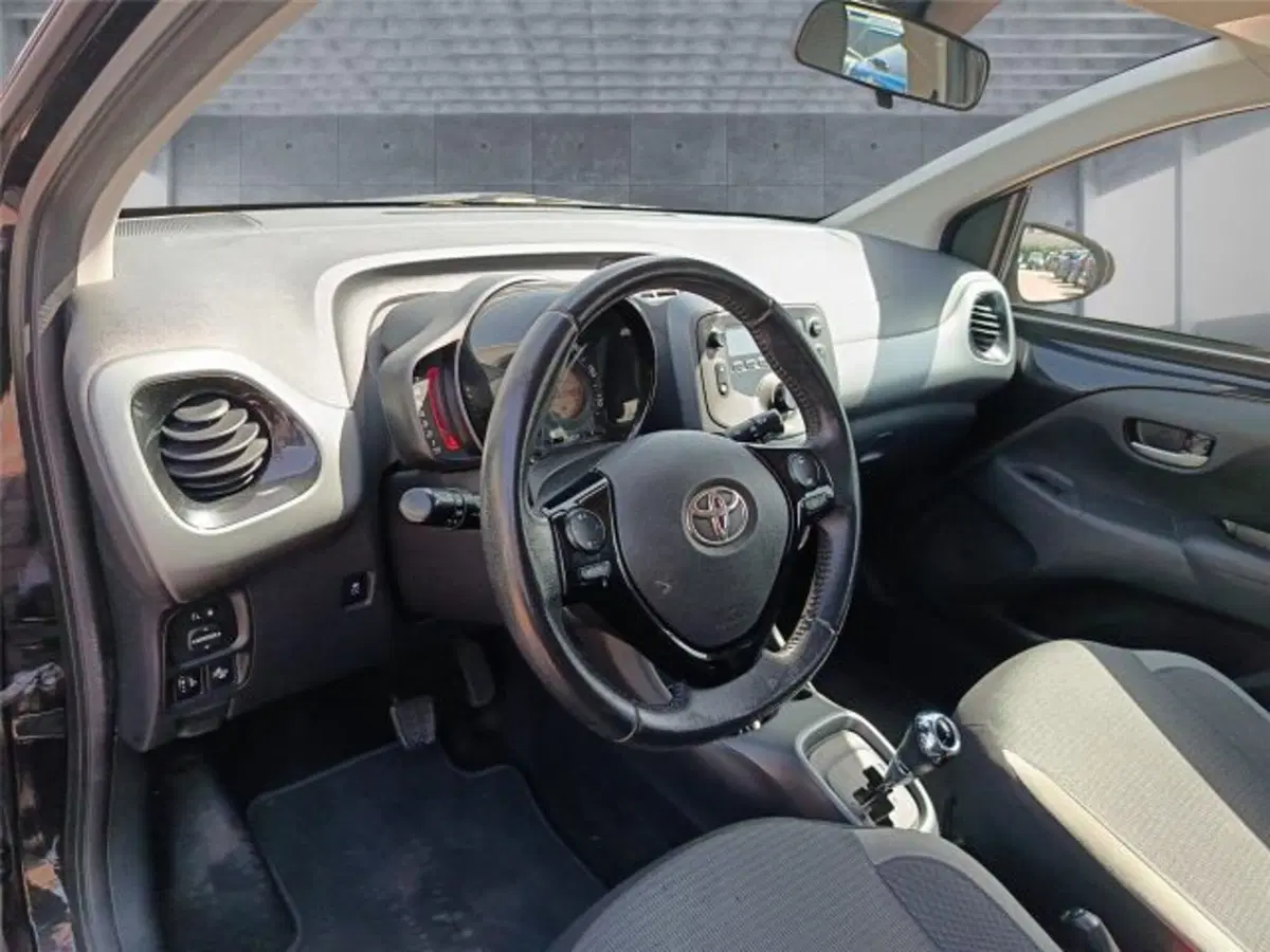 Toyota Aygo usata a Bari (7)