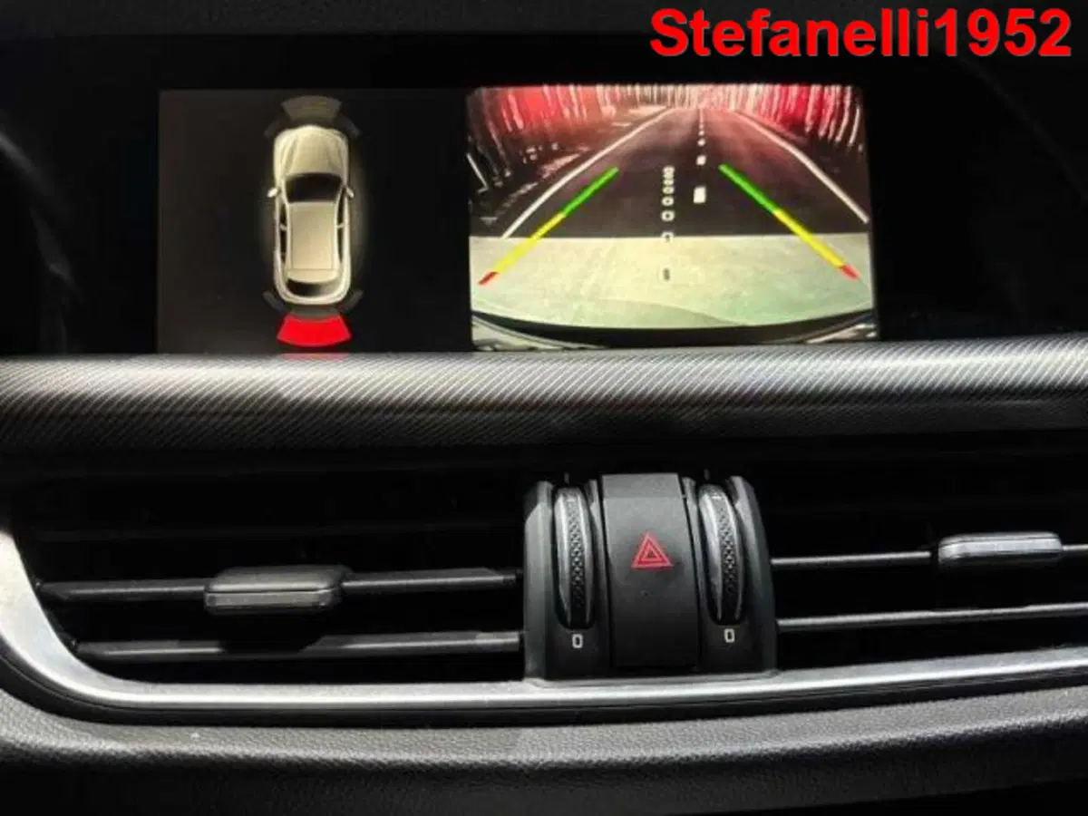 Alfa Romeo Stelvio usata a Bologna (13)