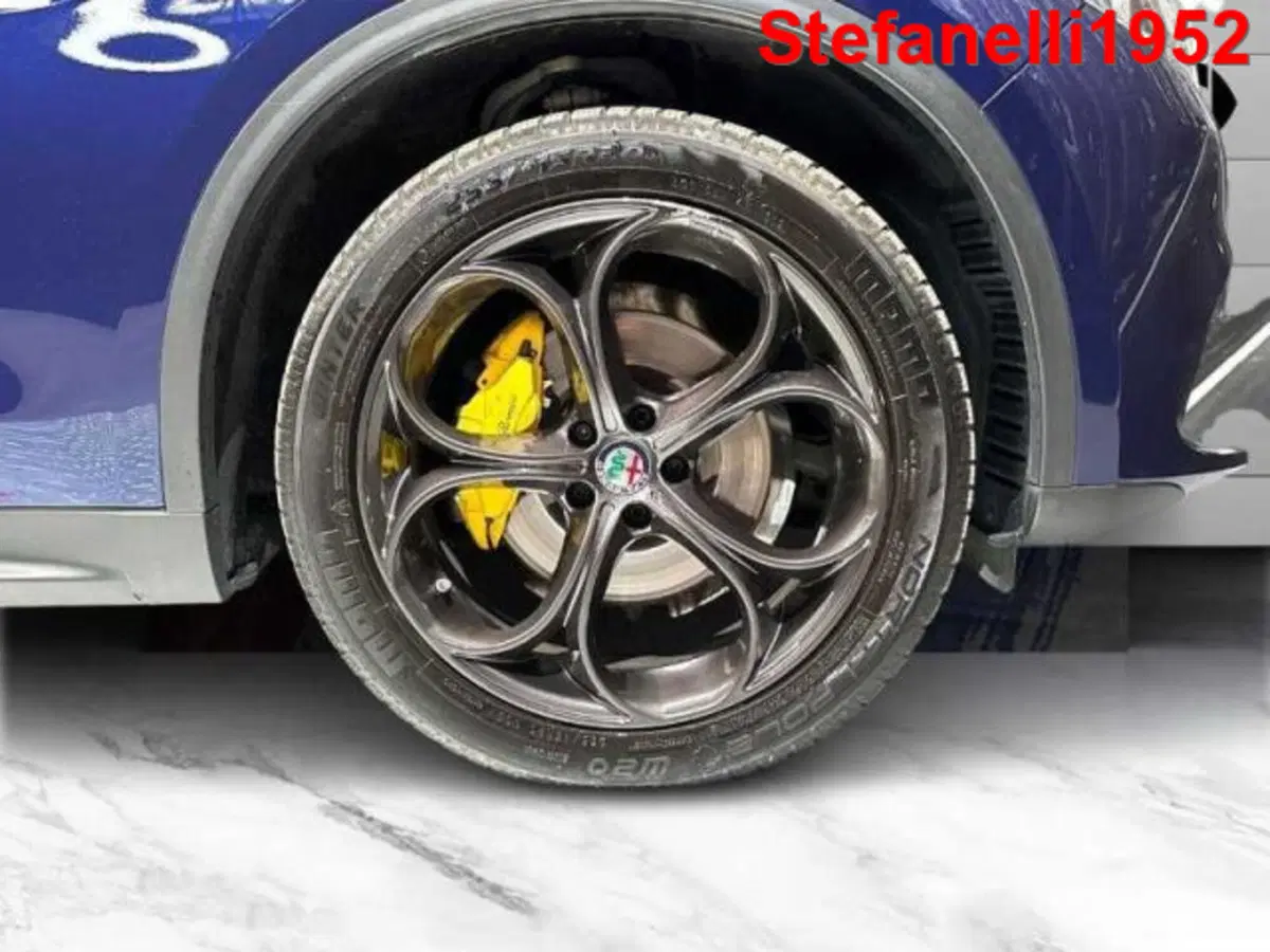 Alfa Romeo Stelvio usata a Bologna (8)