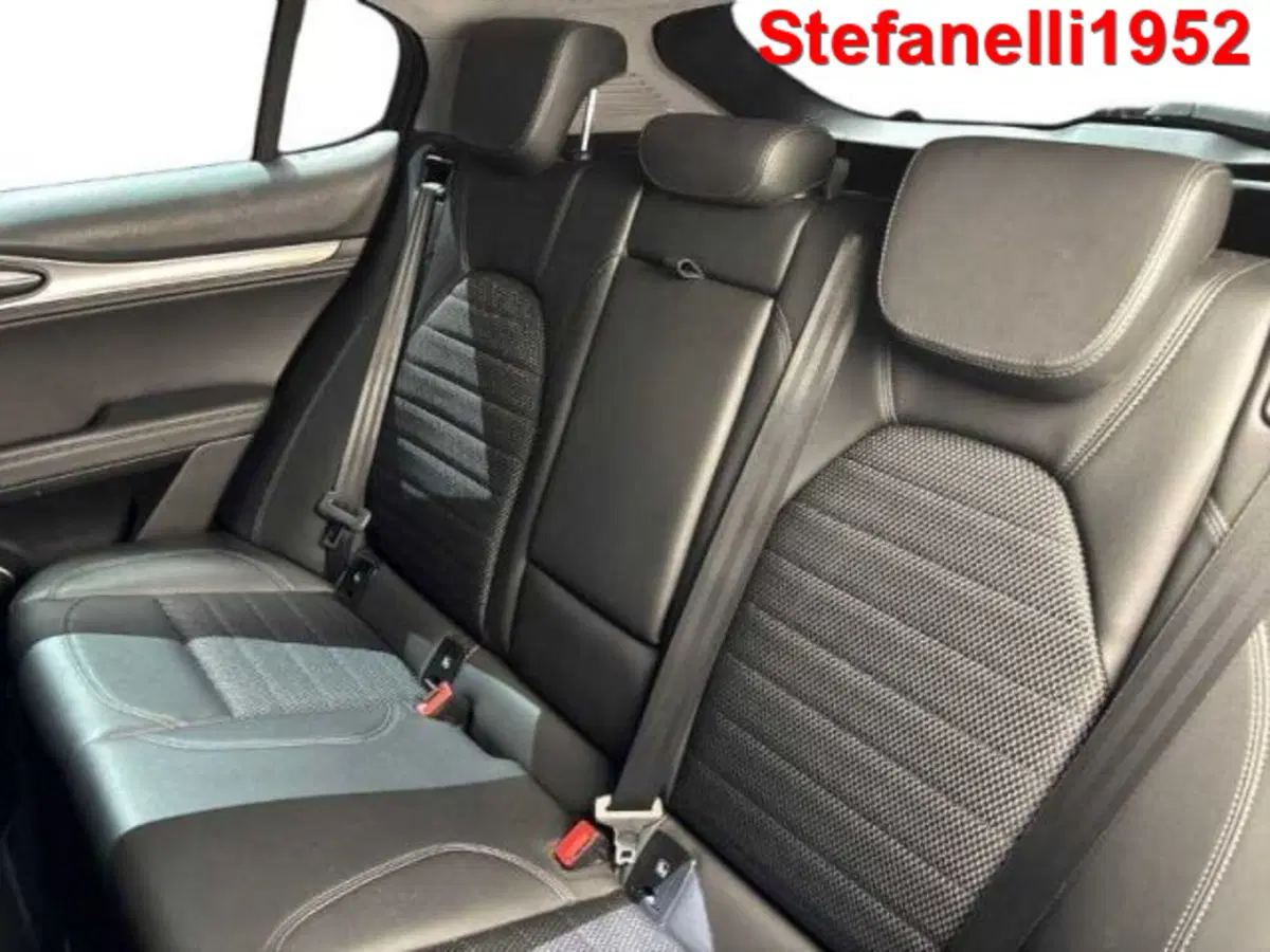 Alfa Romeo Stelvio usata a Bologna (9)