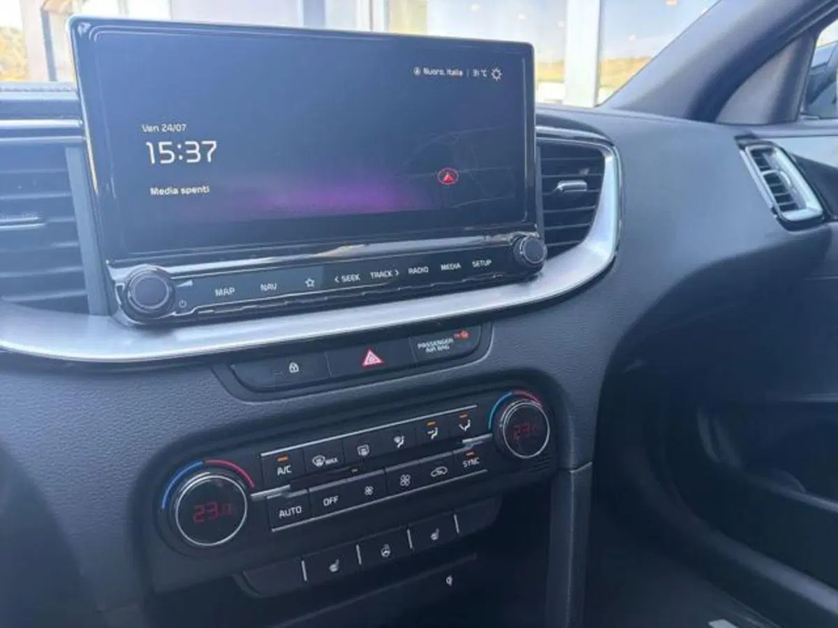 Kia ProCeed usata a Sassari (11)