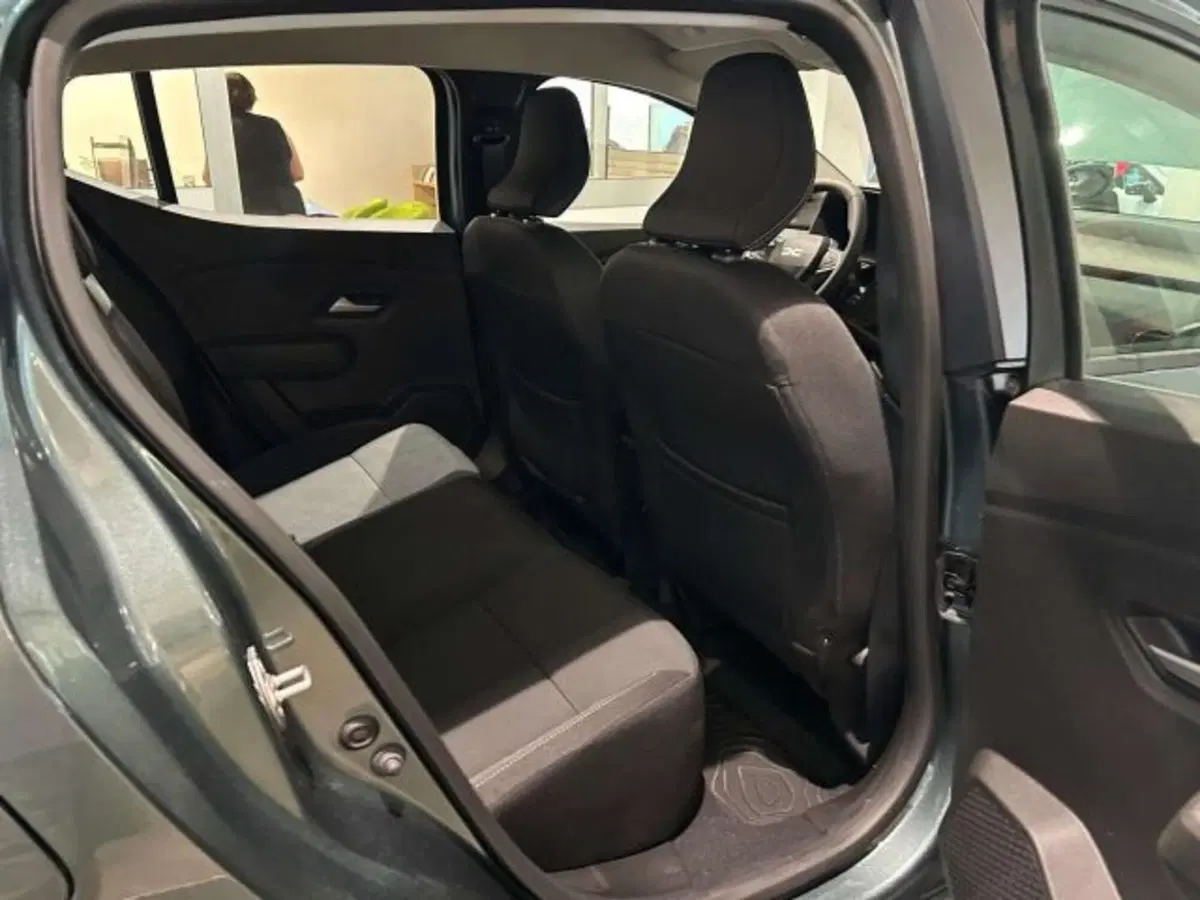 Dacia Sandero Stepway nuova a Firenze (15)