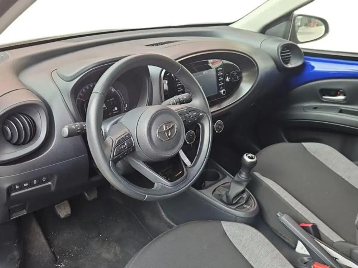 Toyota Aygo X usata a Roma (7)