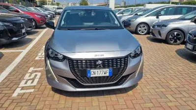 Peugeot 208 PureTech 100 Stop&amp;Start 5 porte Allure del 2023 usata a Savona