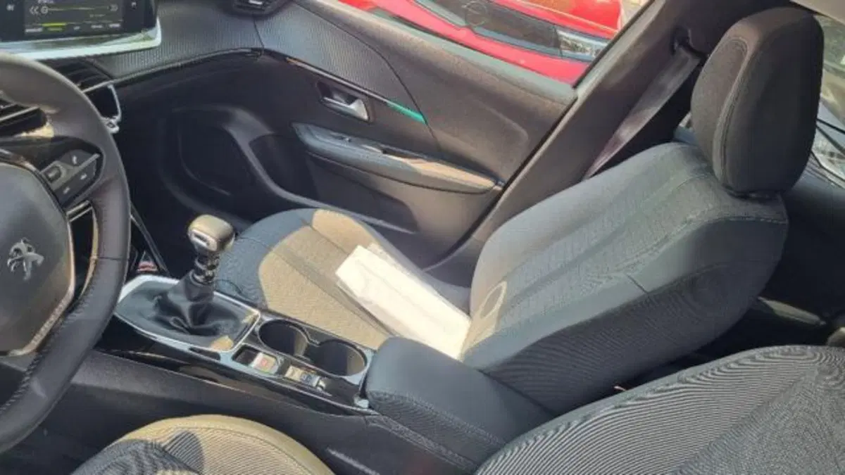 Peugeot 208 usata a Savona (16)