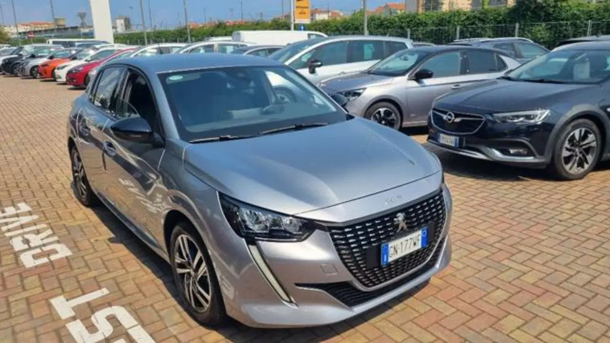 Peugeot 208 usata a Savona (4)