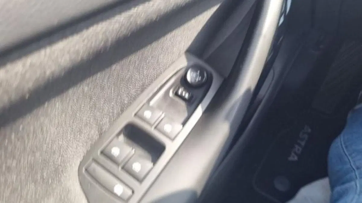 Opel Astra usata a Savona (11)