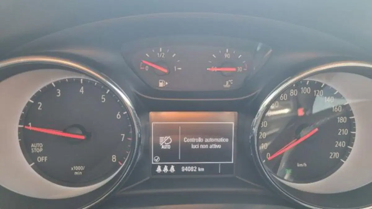 Opel Astra usata a Savona (4)