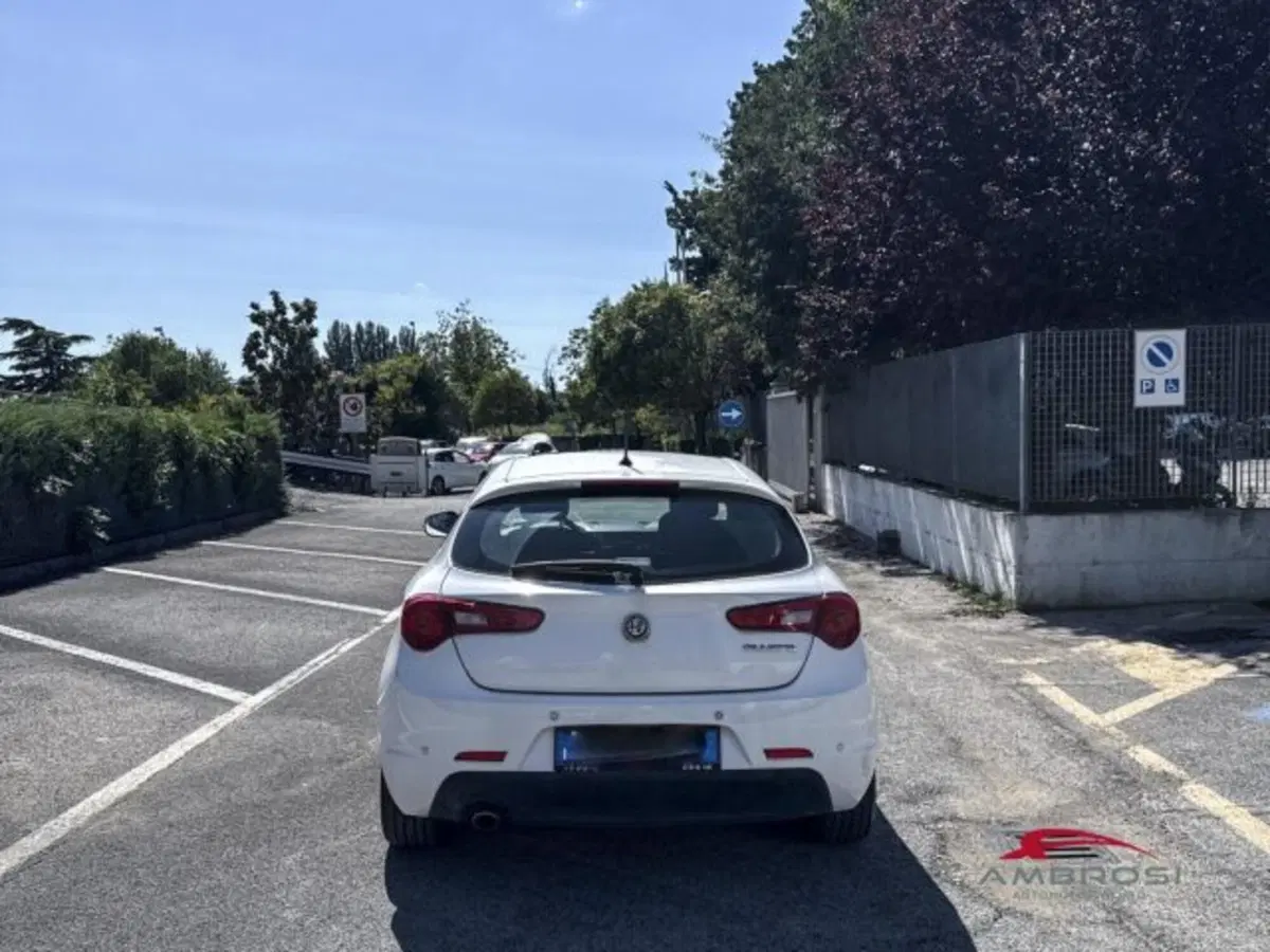 Alfa Romeo Giulietta usata a Perugia (4)