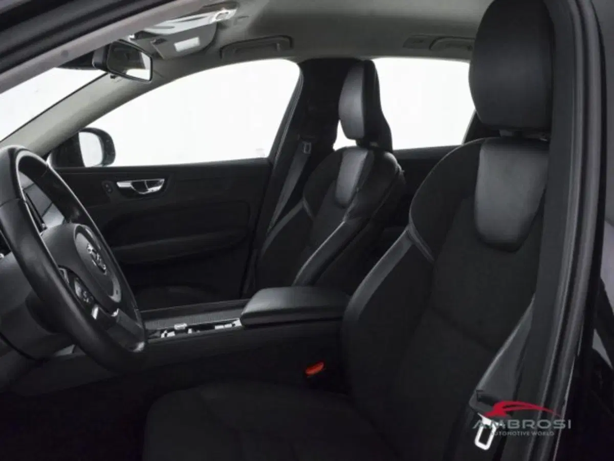 Volvo XC60 usata a Perugia (9)