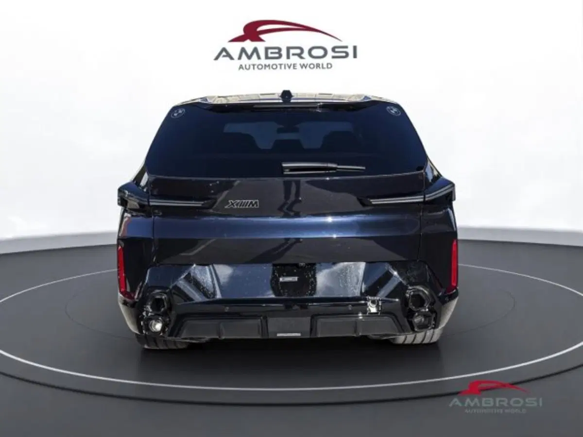 BMW XM nuova a Perugia (8)