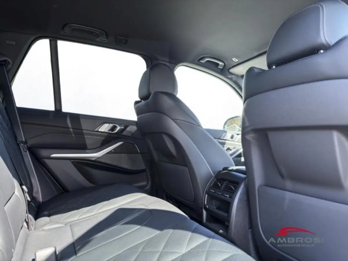 BMW X5 nuova a Perugia (11)