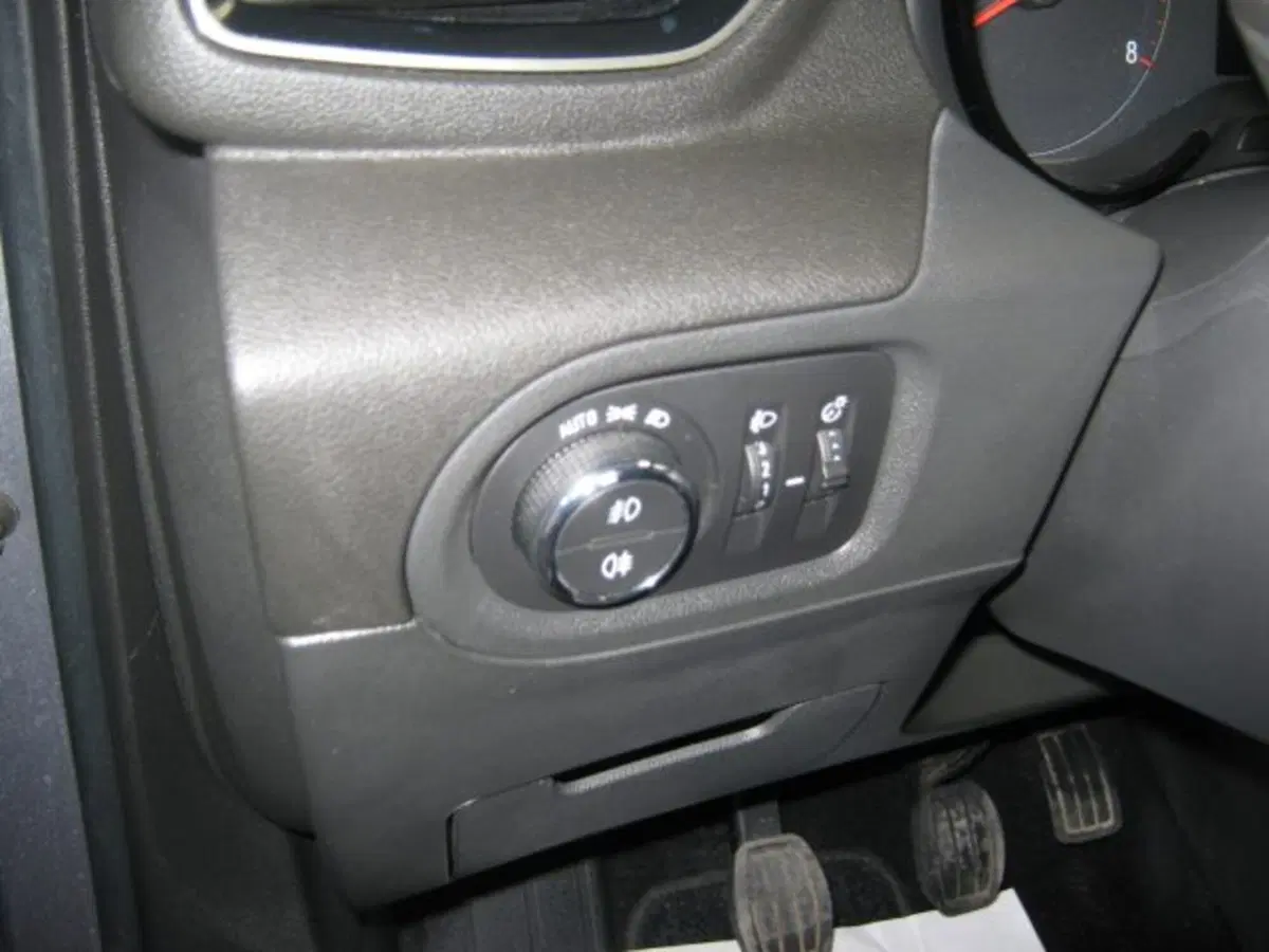 Opel Grandland X usata a Fermo (17)