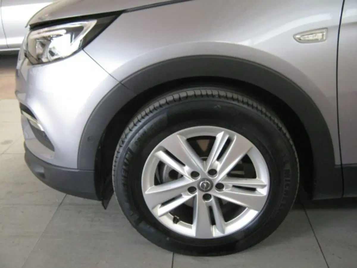 Opel Grandland X usata a Fermo (19)