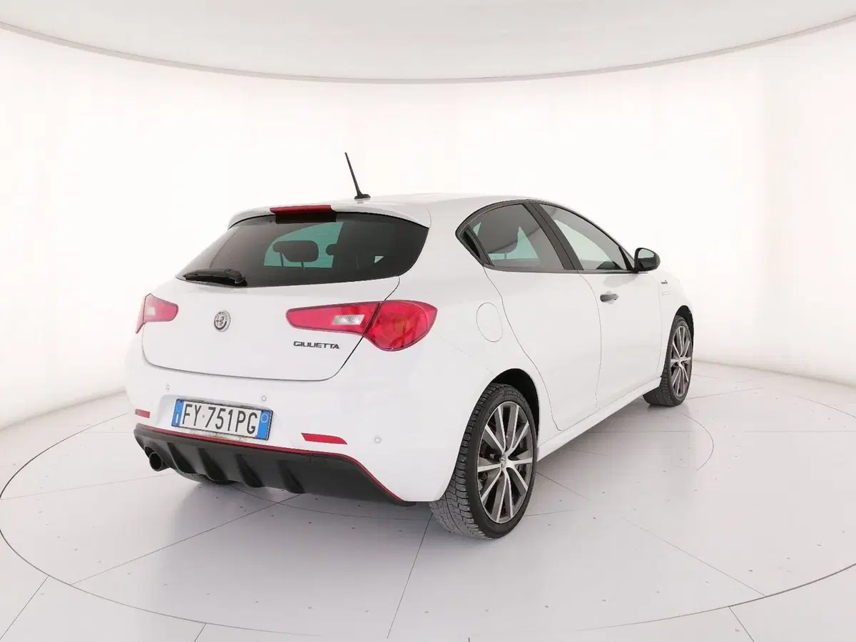 Alfa Romeo Giulietta usata a Roma (2)