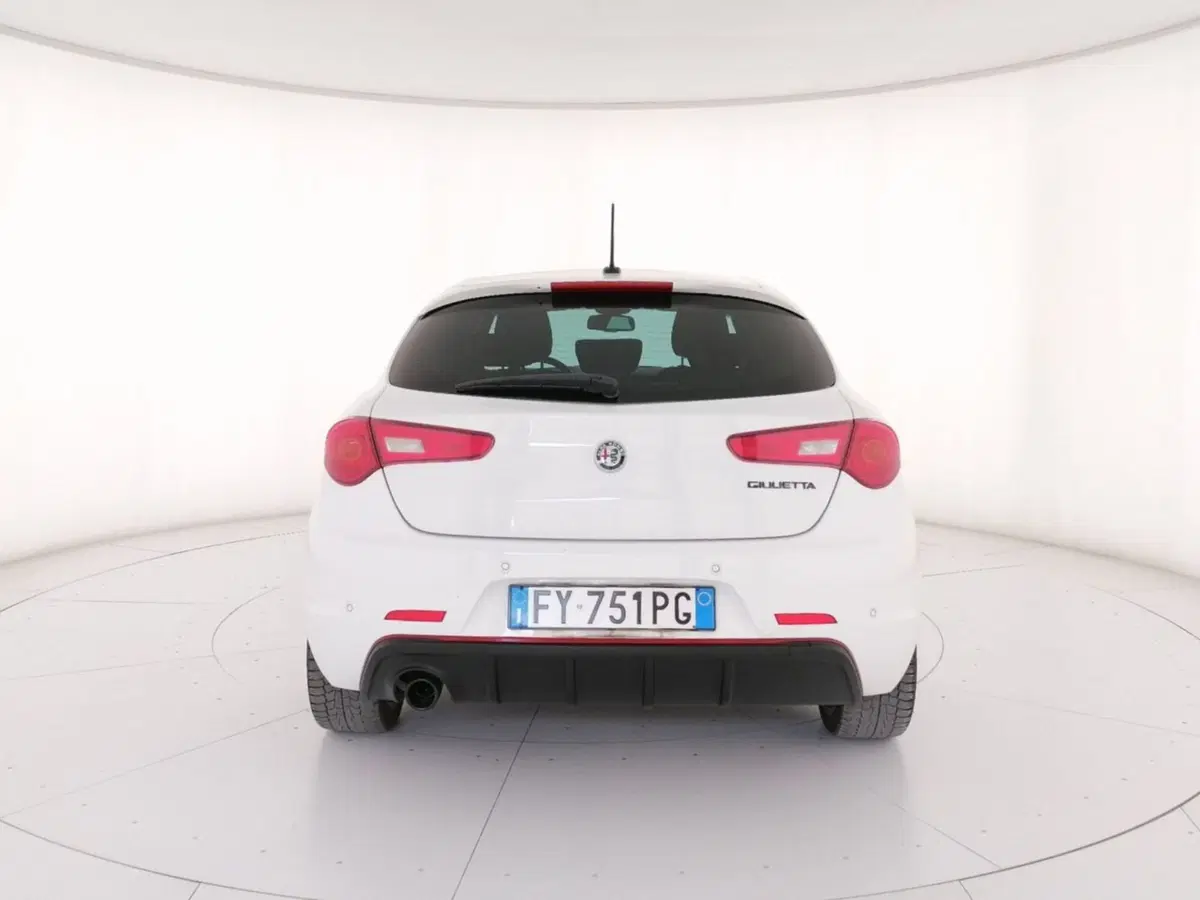Alfa Romeo Giulietta usata a Roma (4)