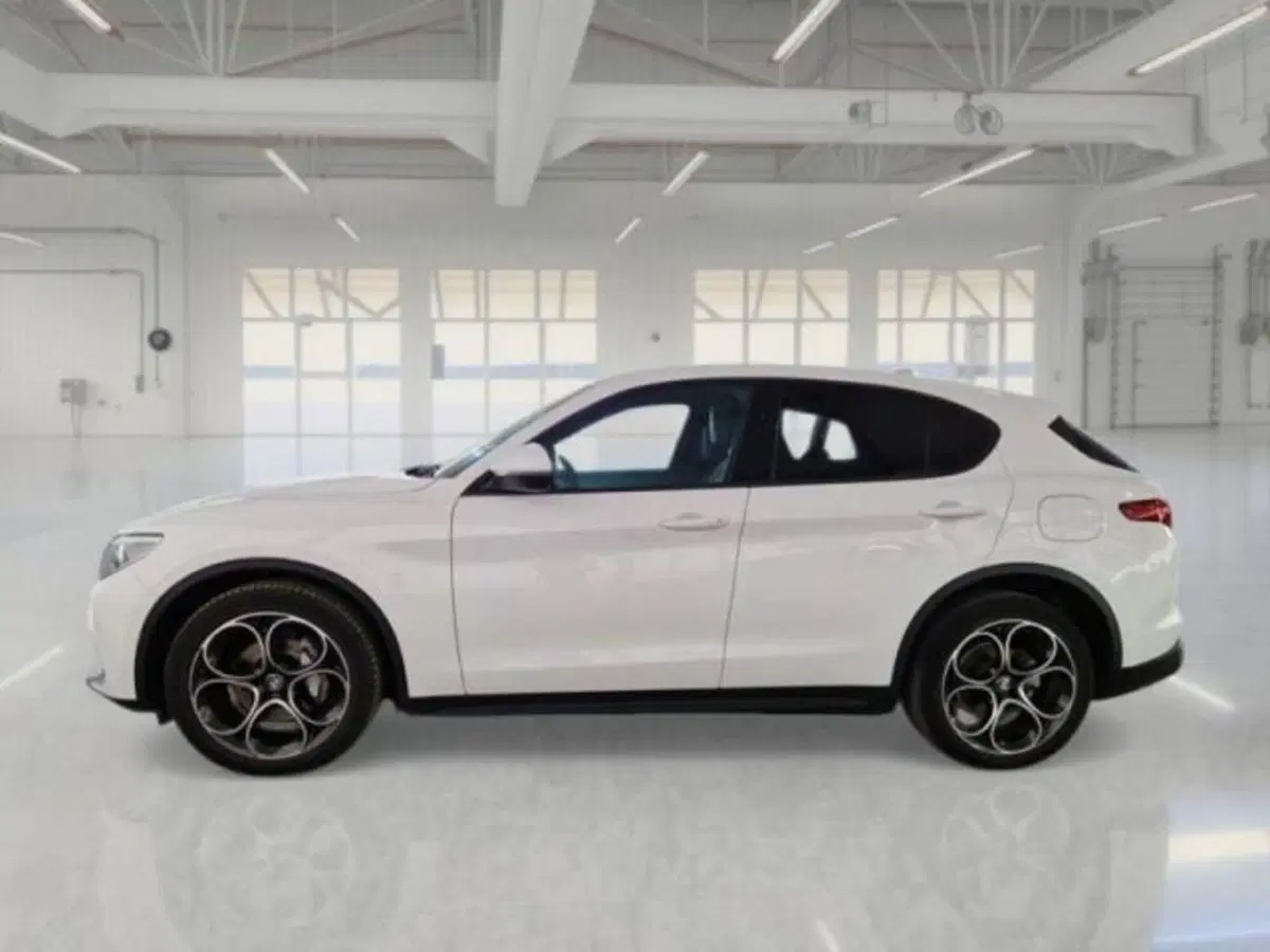 Alfa Romeo Stelvio usata a Catania (5)