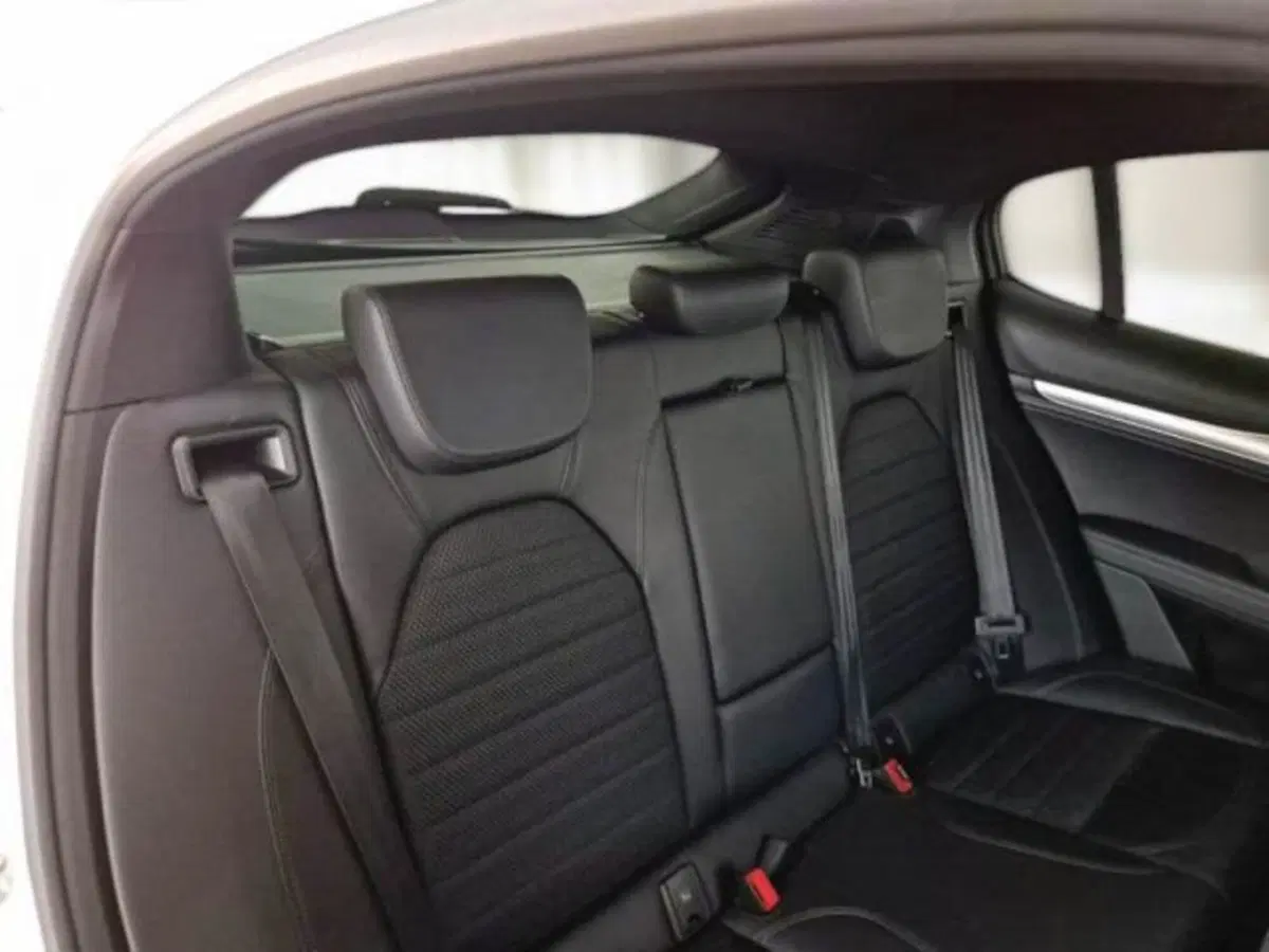 Alfa Romeo Stelvio usata a Catania (9)