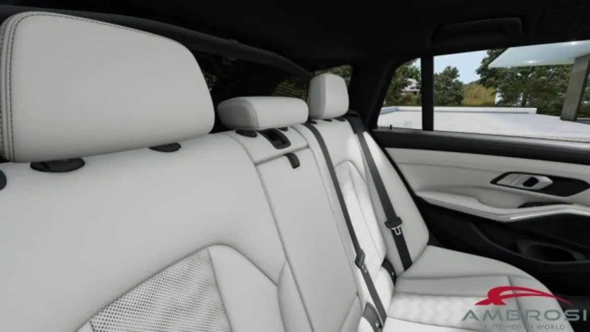 BMW Serie 3 Touring nuova a Perugia (11)
