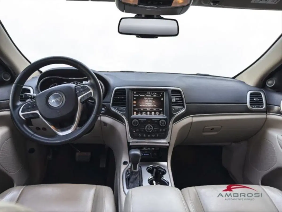 Jeep Grand Cherokee usata a Perugia (14)
