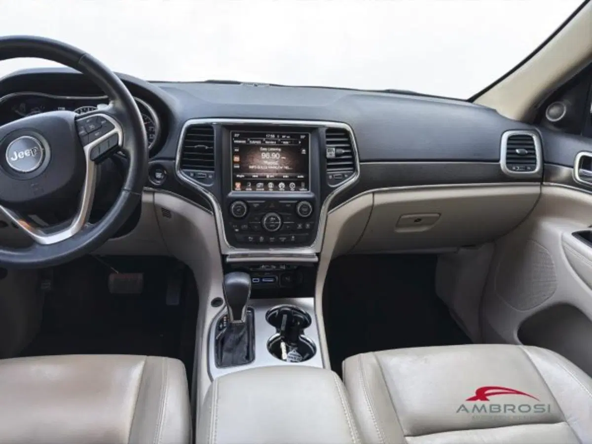 Jeep Grand Cherokee usata a Perugia (15)