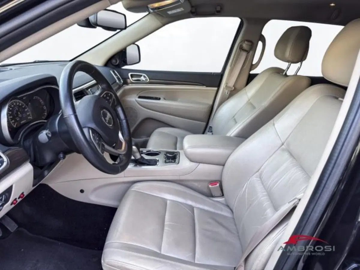 Jeep Grand Cherokee usata a Perugia (9)