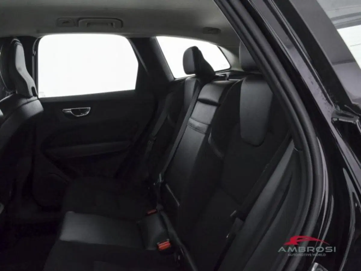 Volvo XC60 usata a Perugia (10)