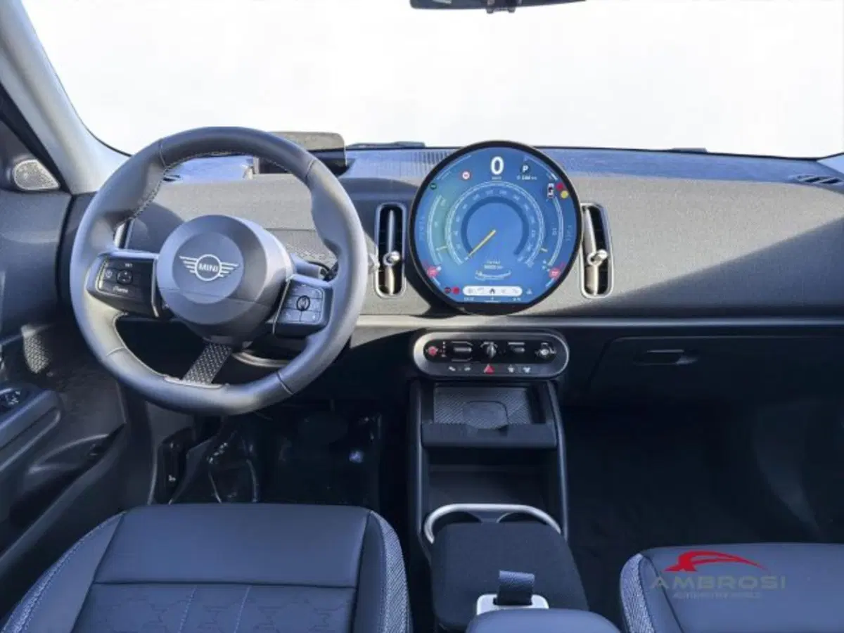 MINI Mini Countryman nuova a Perugia (15)