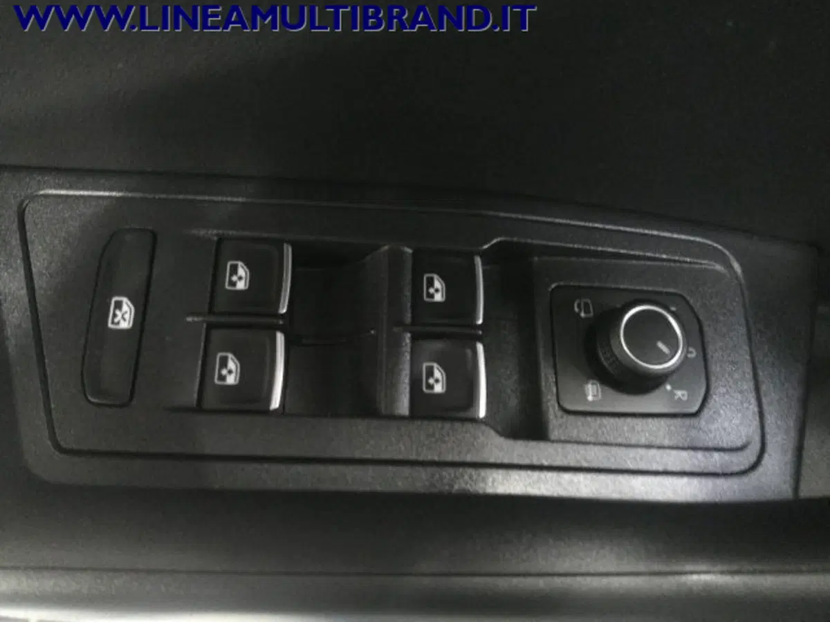 Volkswagen T-Roc usata a Piacenza (15)