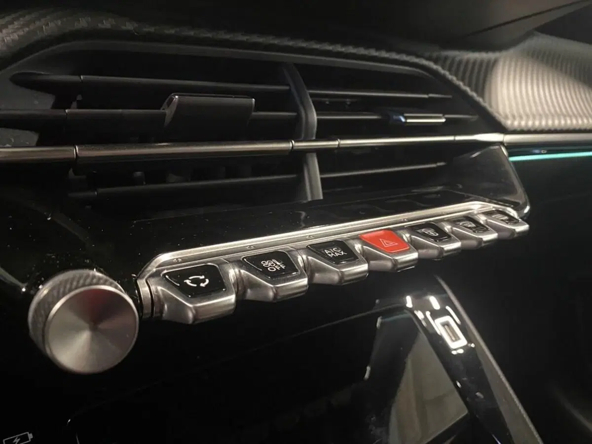 Peugeot 208 usata a Torino (11)