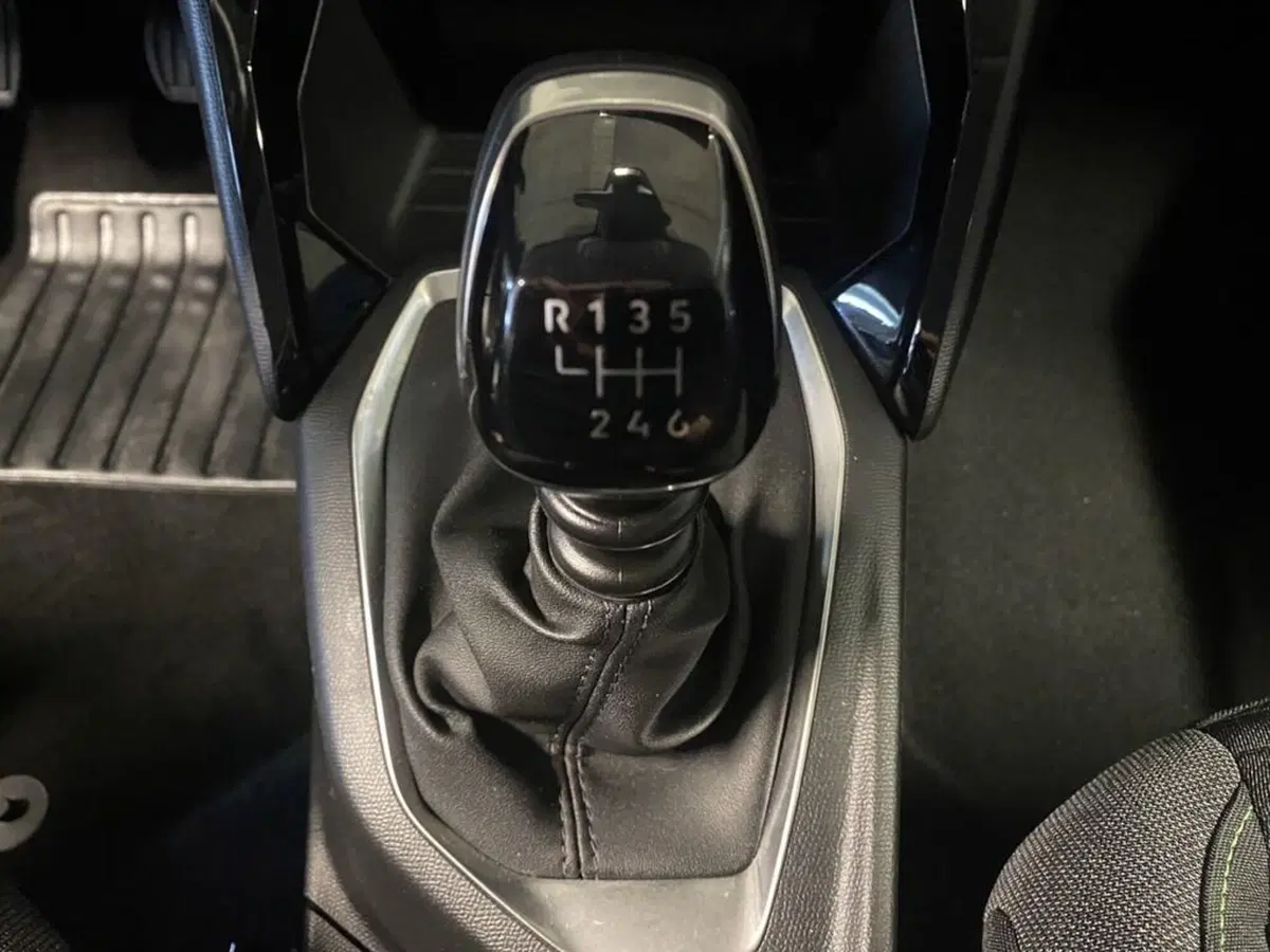 Peugeot 208 usata a Torino (12)