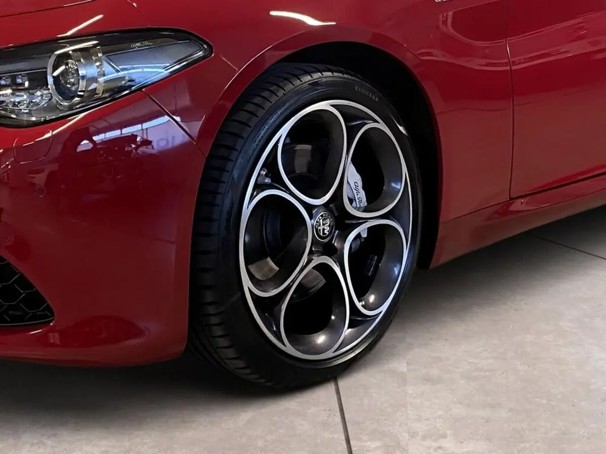 Alfa Romeo Giulia usata a Torino (15)