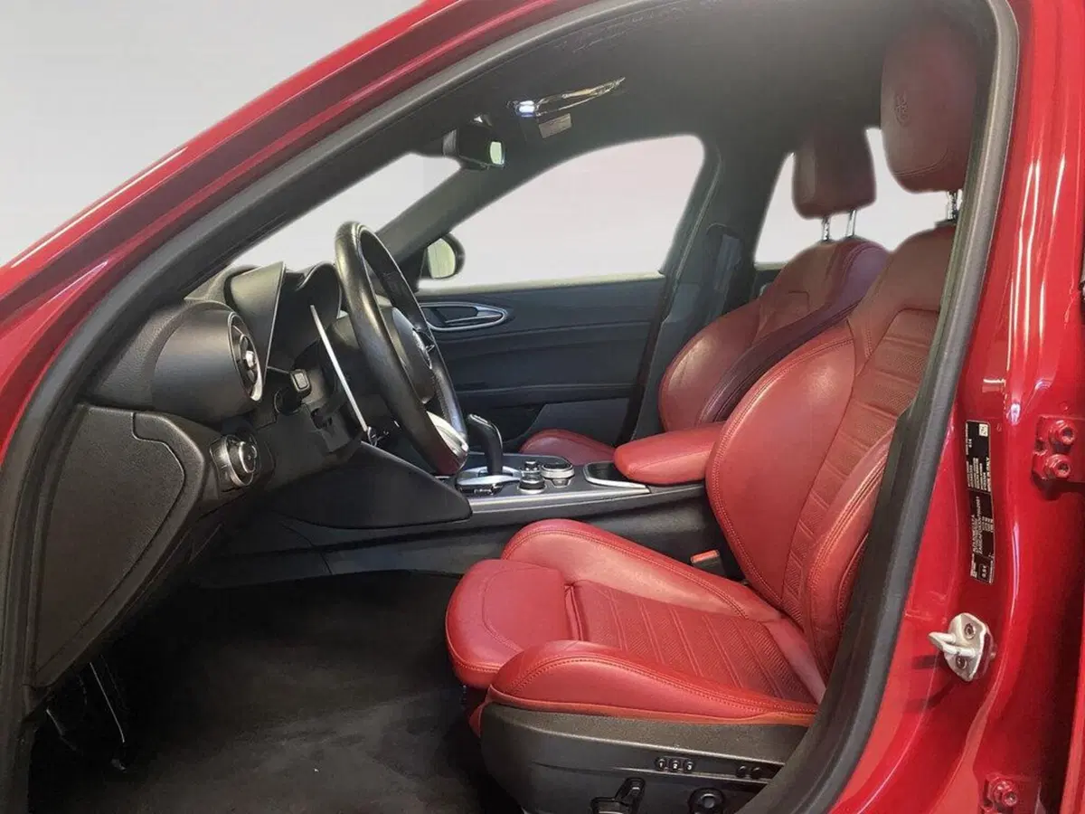 Alfa Romeo Giulia usata a Torino (7)
