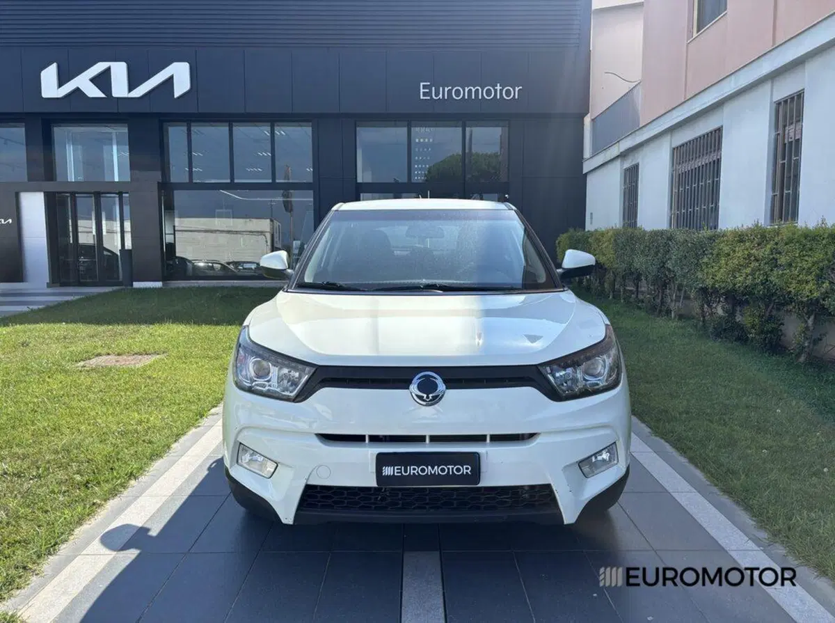 Ssangyong Tivoli usata a Bari (2)